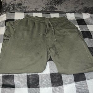 Green ambiance joggers.